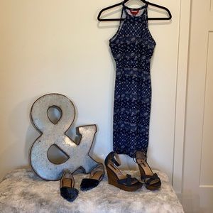 Soft & stretchy. Racer back. M. EUC. Hot kiss.